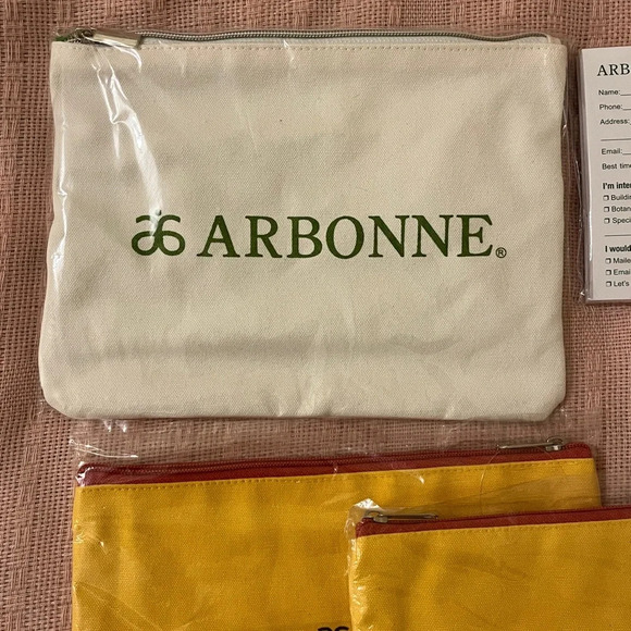 Lot of new Arbonne branded bags, note cards and socks - Picture 7 of 7